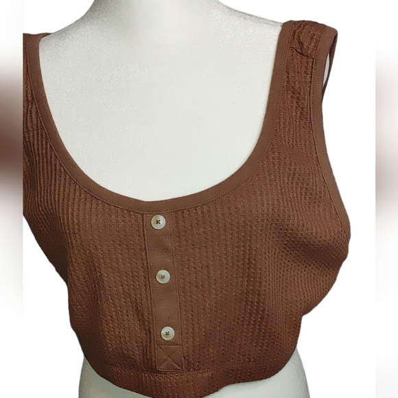 Old Navy Tops - Old Navy 3X crop top